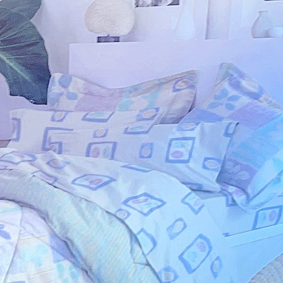 Queen Extra Deep Fitted Sheet & 2 pillowcases - Picture 1 of 9